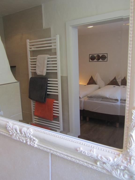 Moselland Hotel Im Enderttal Zum Onkel Willi Cochem Bilik gambar