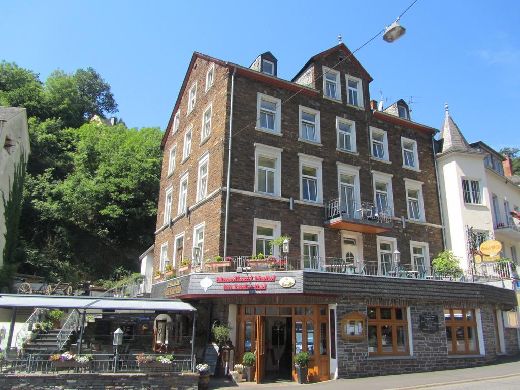 Moselland Hotel Im Enderttal Zum Onkel Willi Cochem Luaran gambar
