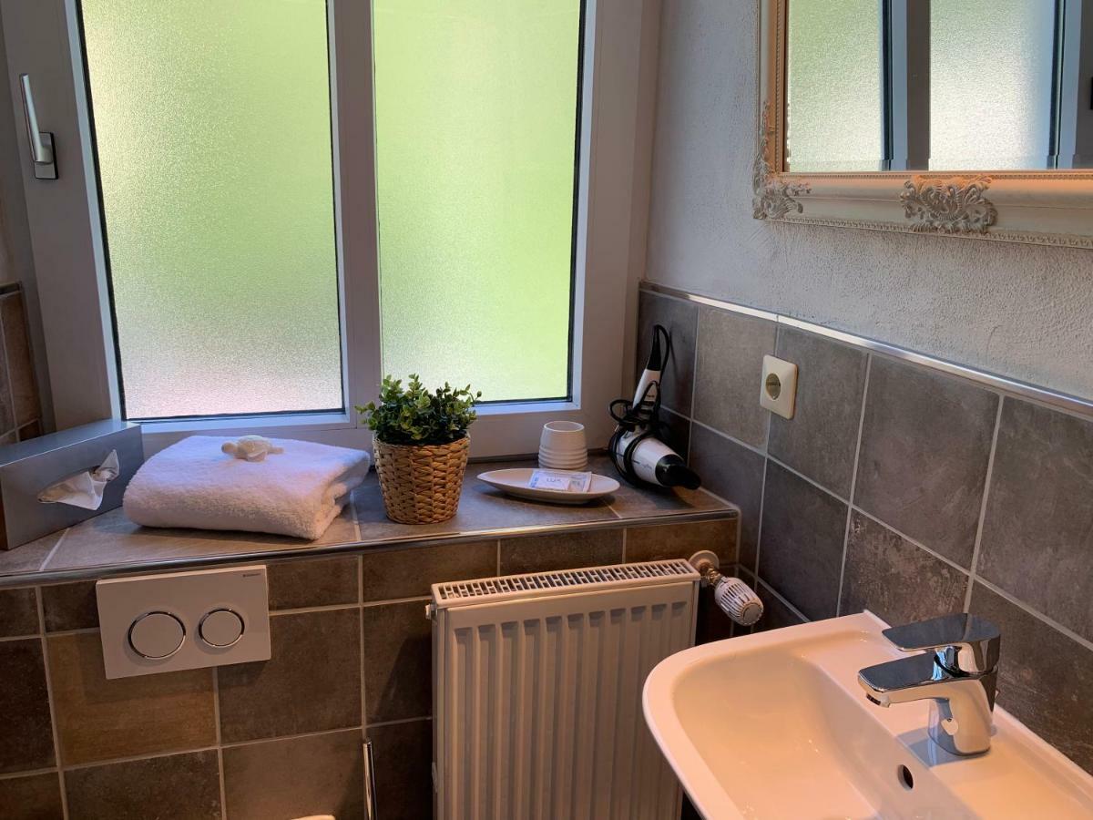 Moselland Hotel Im Enderttal Zum Onkel Willi Cochem Luaran gambar